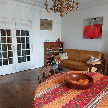 Apartment Chapelle 2 - Kp - Great F2 Perfect For 4 Guests - Lively Area Paris