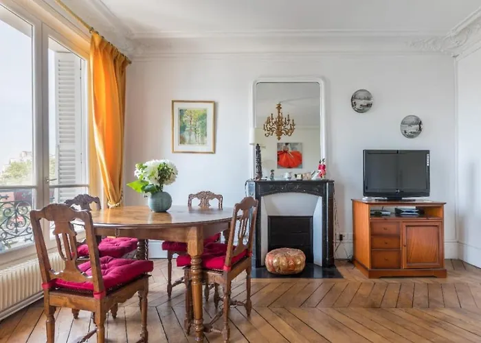 Chapelle 2 - Ci - Great F2 Perfect For 4 Guests - Lively Area